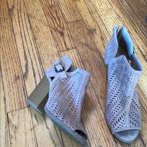 Stylish Women's Peep-Toe Ankle Boots